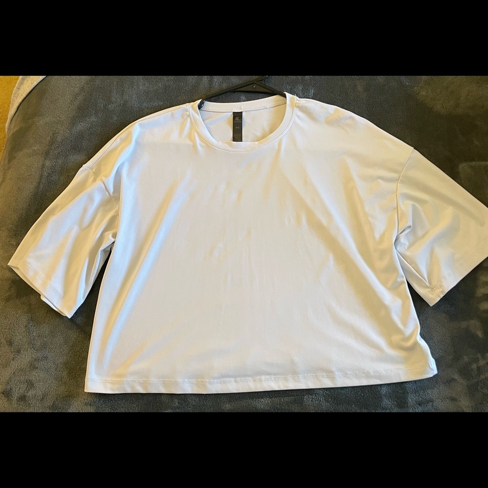 white t shirt